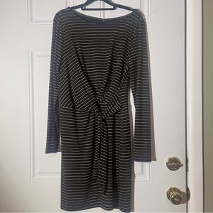 ❤️2/$15 or 3/$21❤️Loft Black and Gold Stripe Long Wrap Dress. Size Medium